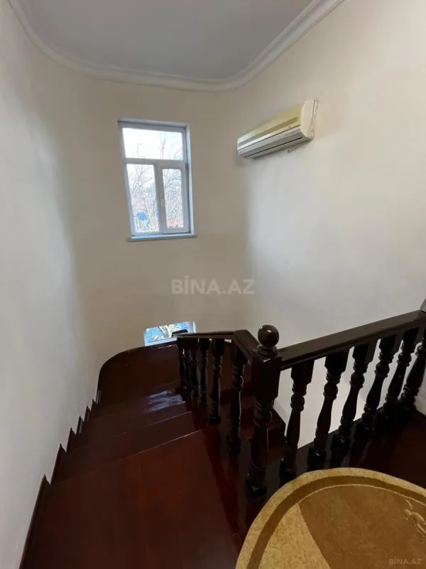 Satılır 6 otaqlı həyət evi 200 m²