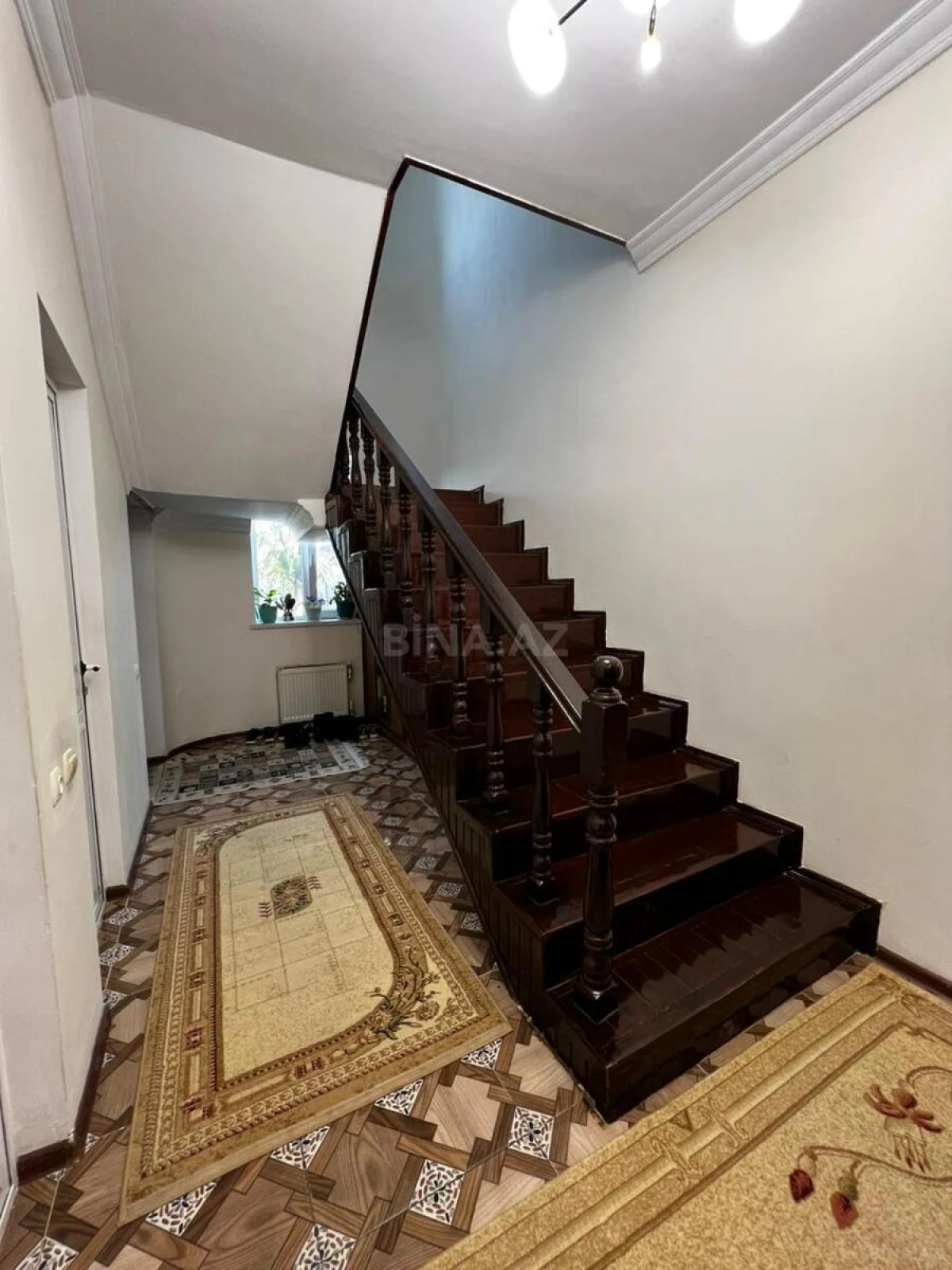 Satılır 6 otaqlı həyət evi 200 m²