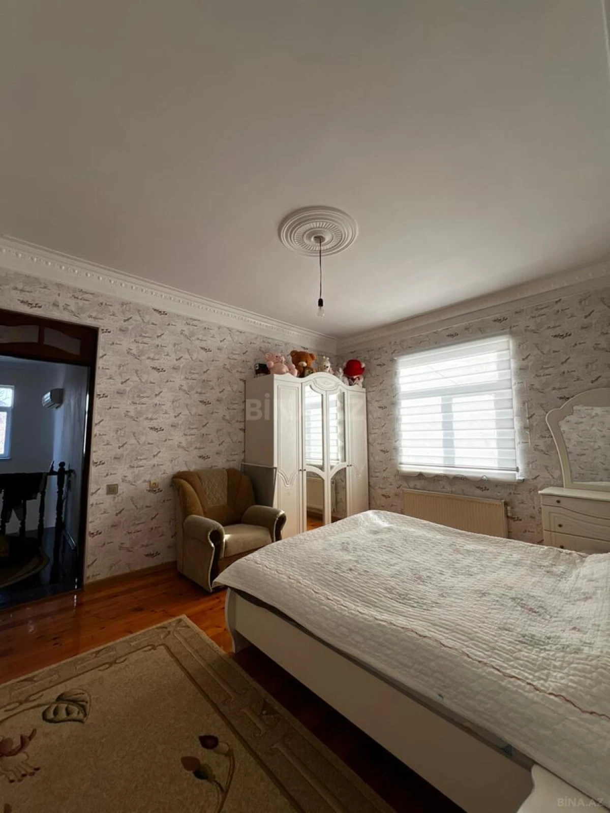 Satılır 6 otaqlı həyət evi 200 m²