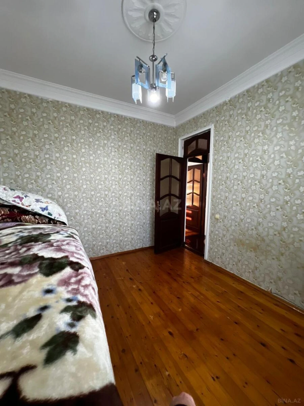Satılır 6 otaqlı həyət evi 200 m²