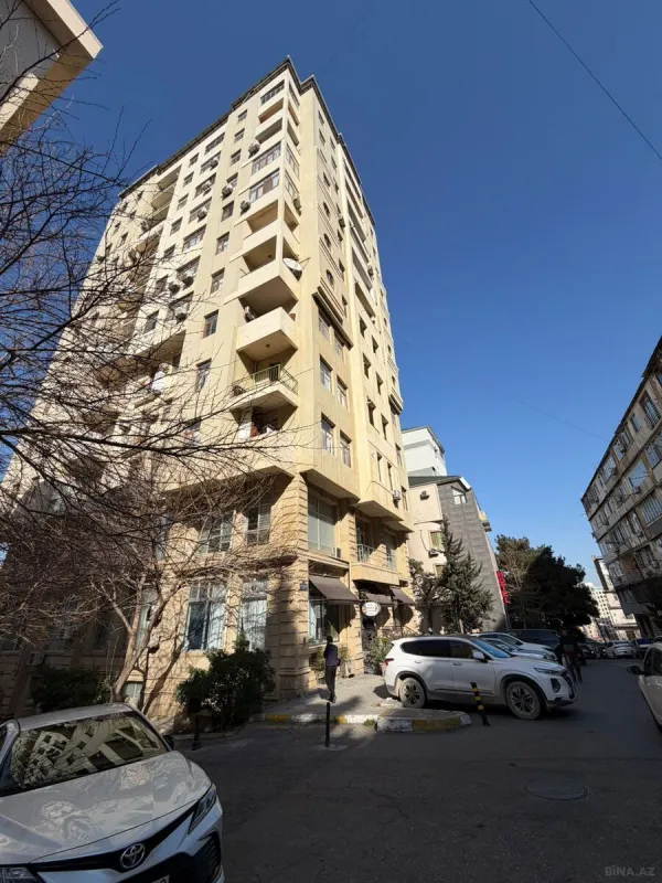 Satılır 3 otaqlı mənzil 125 m²