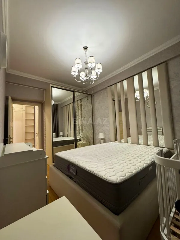 Satılır 2 otaqlı mənzil 80 m²