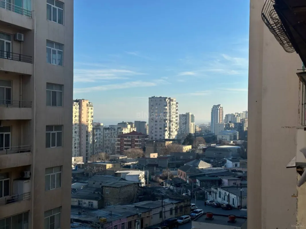Satılır 4 otaqlı mənzil 105 m²