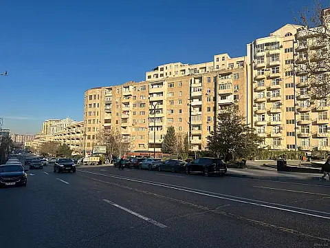 Satılır 4 otaqlı mənzil 105 m² — Bakı 4 otaq 105.00 m²
