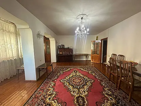 Satılır 4 otaqlı mənzil 105 m²