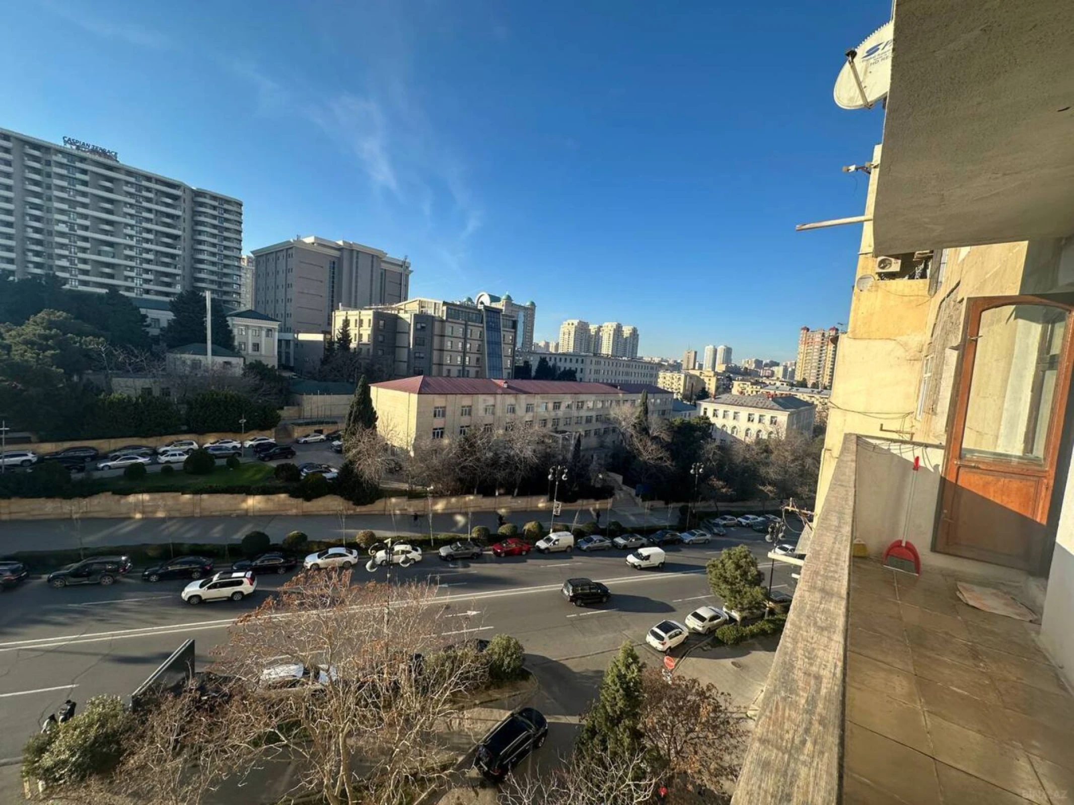 Satılır 4 otaqlı mənzil 105 m²