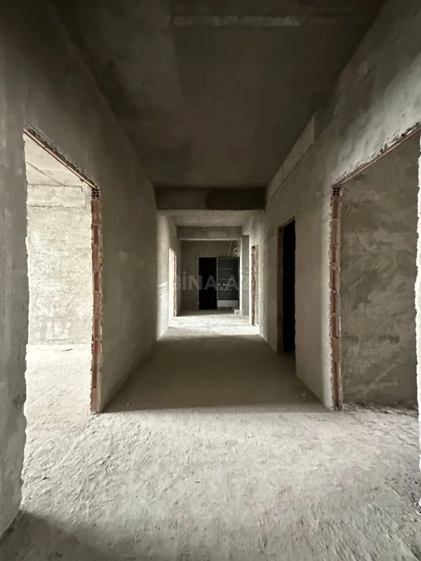 Satılır 5 otaqlı mənzil 206 m²