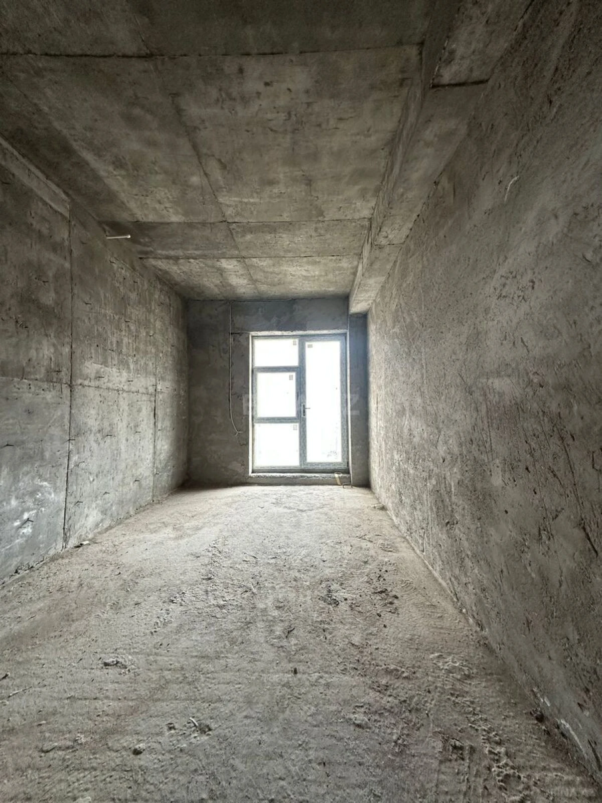 Satılır 5 otaqlı mənzil 206 m²