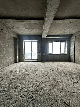 Satılır 5 otaqlı mənzil 206 m²