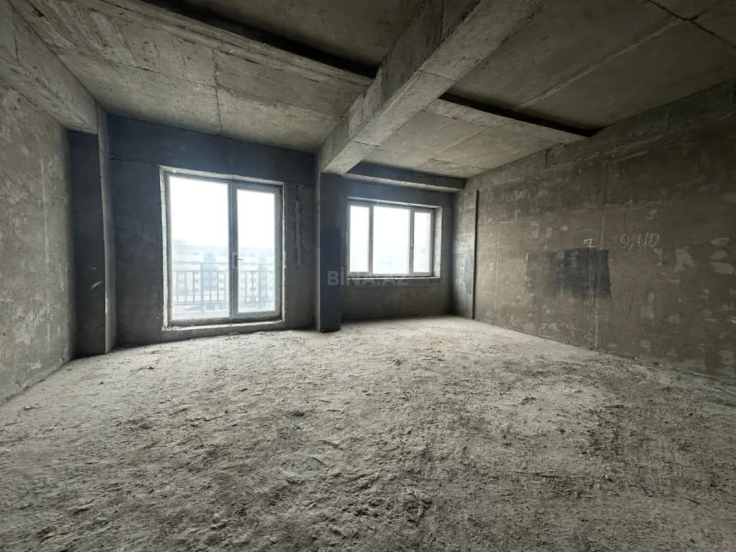 Satılır 5 otaqlı mənzil 206 m²