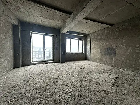 Satılır 5 otaqlı mənzil 206 m²