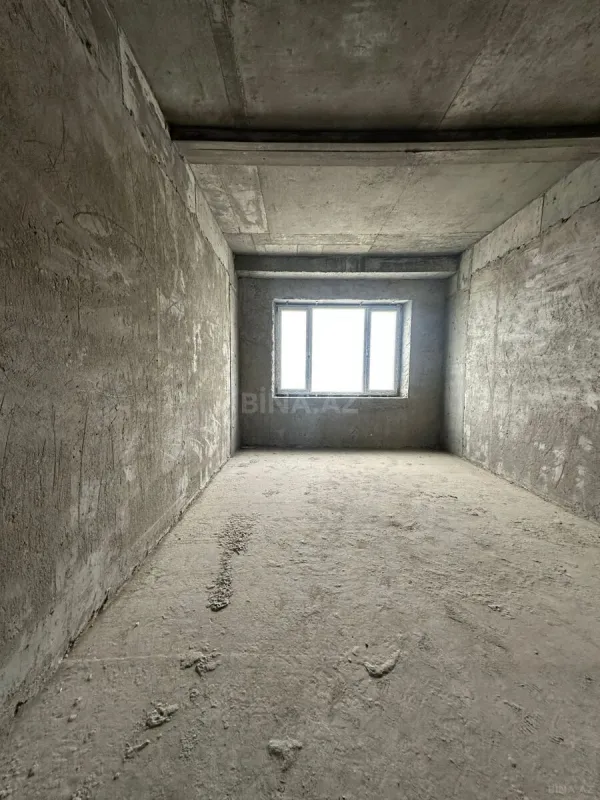 Satılır 5 otaqlı mənzil 206 m²