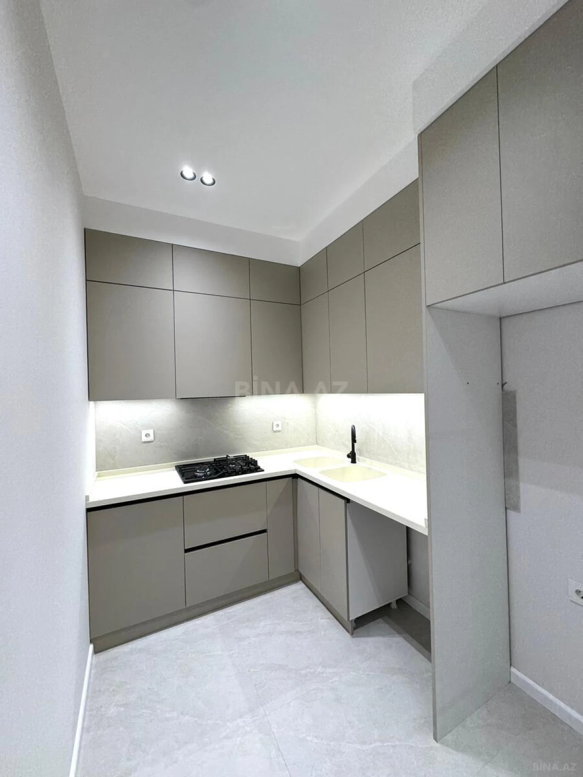 Satılır 2 otaqlı mənzil 52 m²