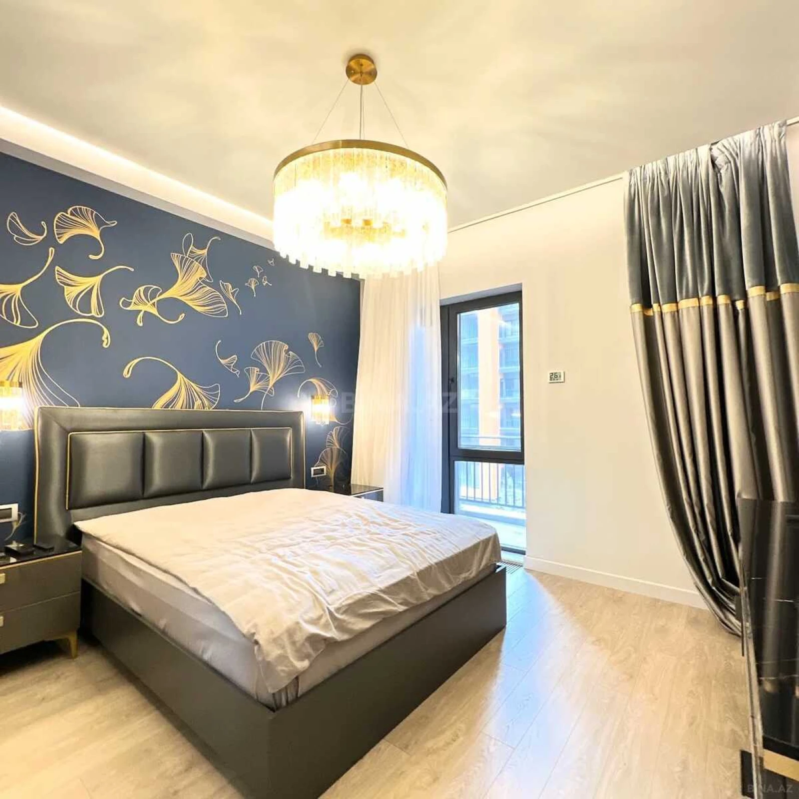 Satılır 5 otaqlı mənzil 213 m²