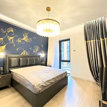 Satılır 5 otaqlı mənzil 213 m²