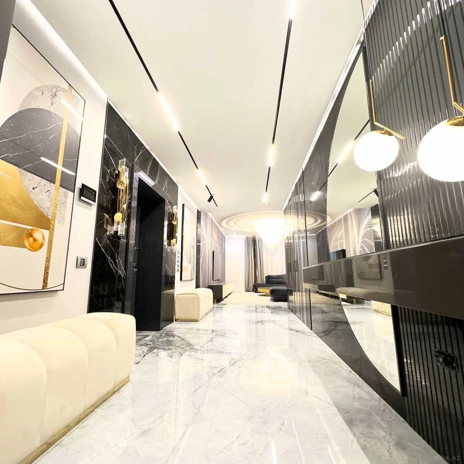 Satılır 5 otaqlı mənzil 213 m²