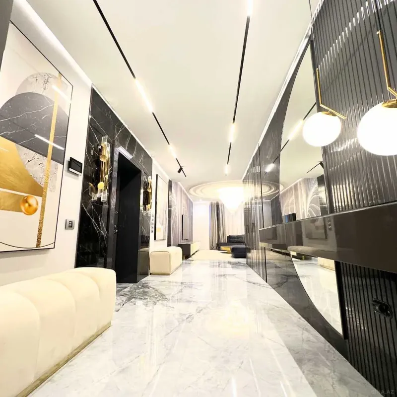 Satılır 5 otaqlı mənzil 213 m²