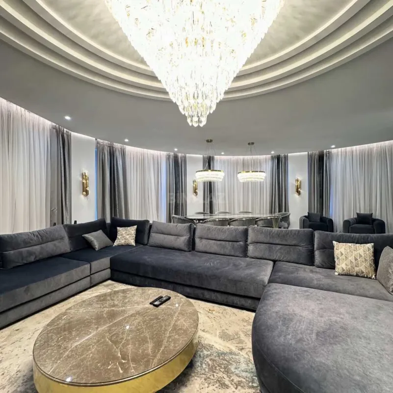 Satılır 5 otaqlı mənzil 213 m²