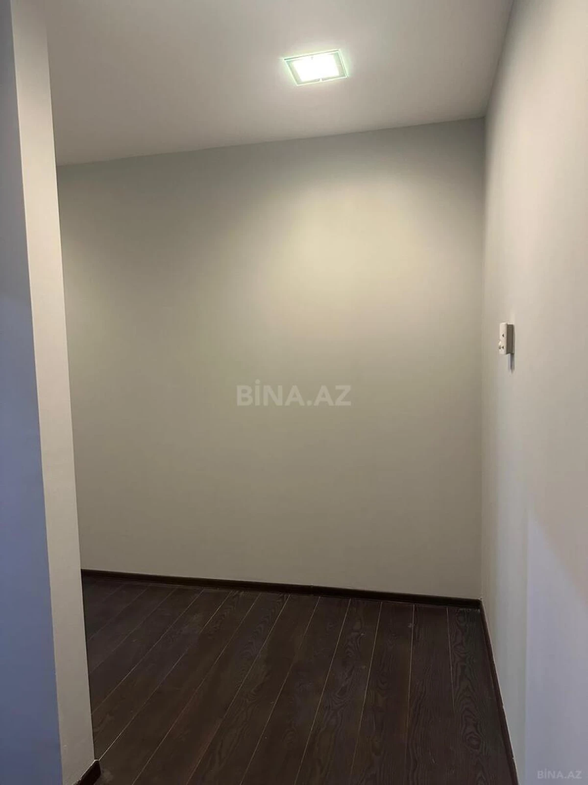 Kirayə verilir 4 otaqlı ofis 146 m²