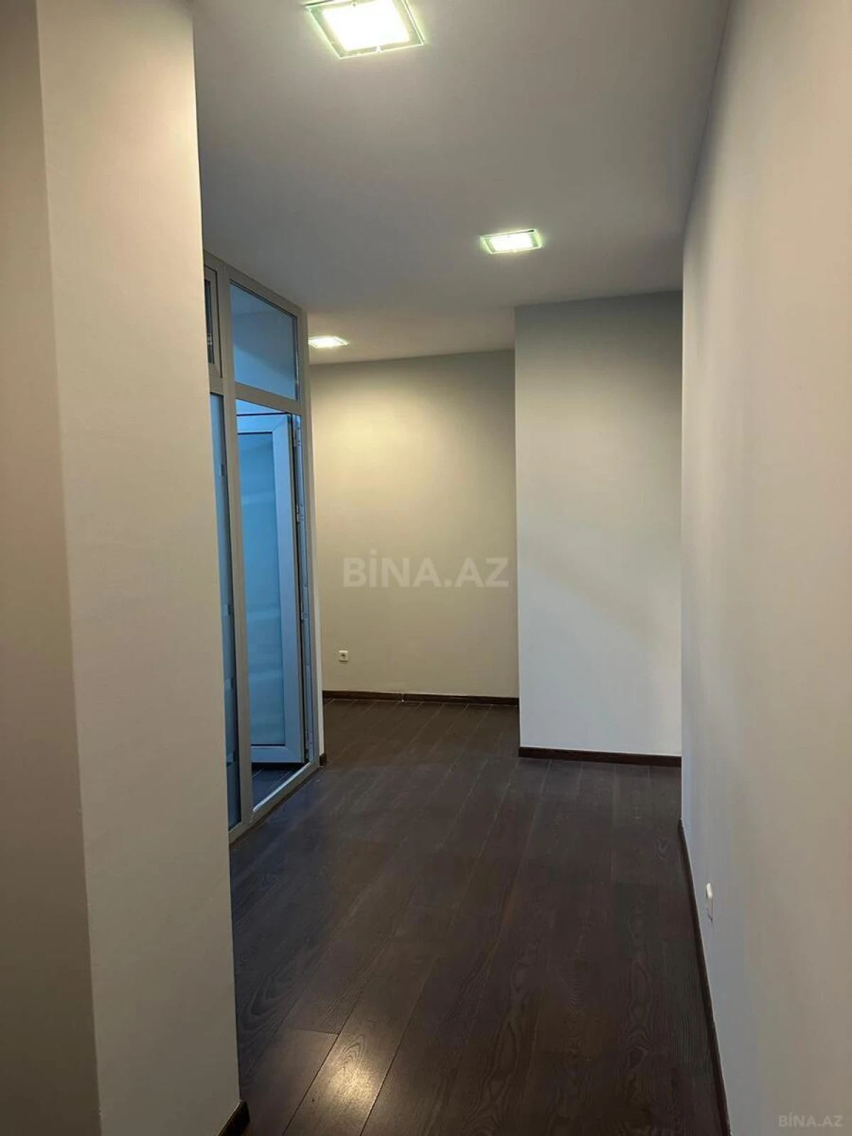 Kirayə verilir 4 otaqlı ofis 146 m²