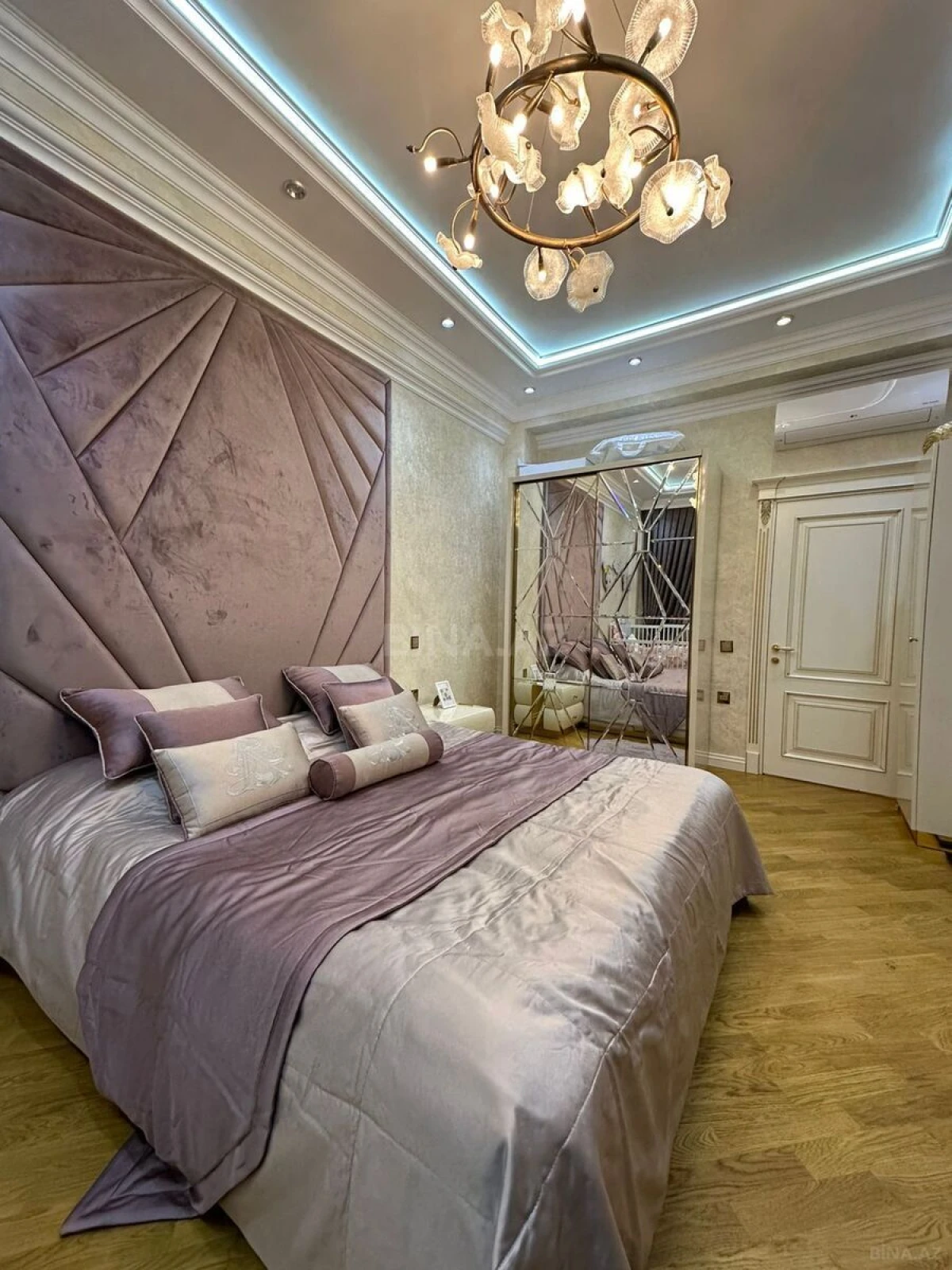 Satılır 2 otaqlı mənzil 95 m²