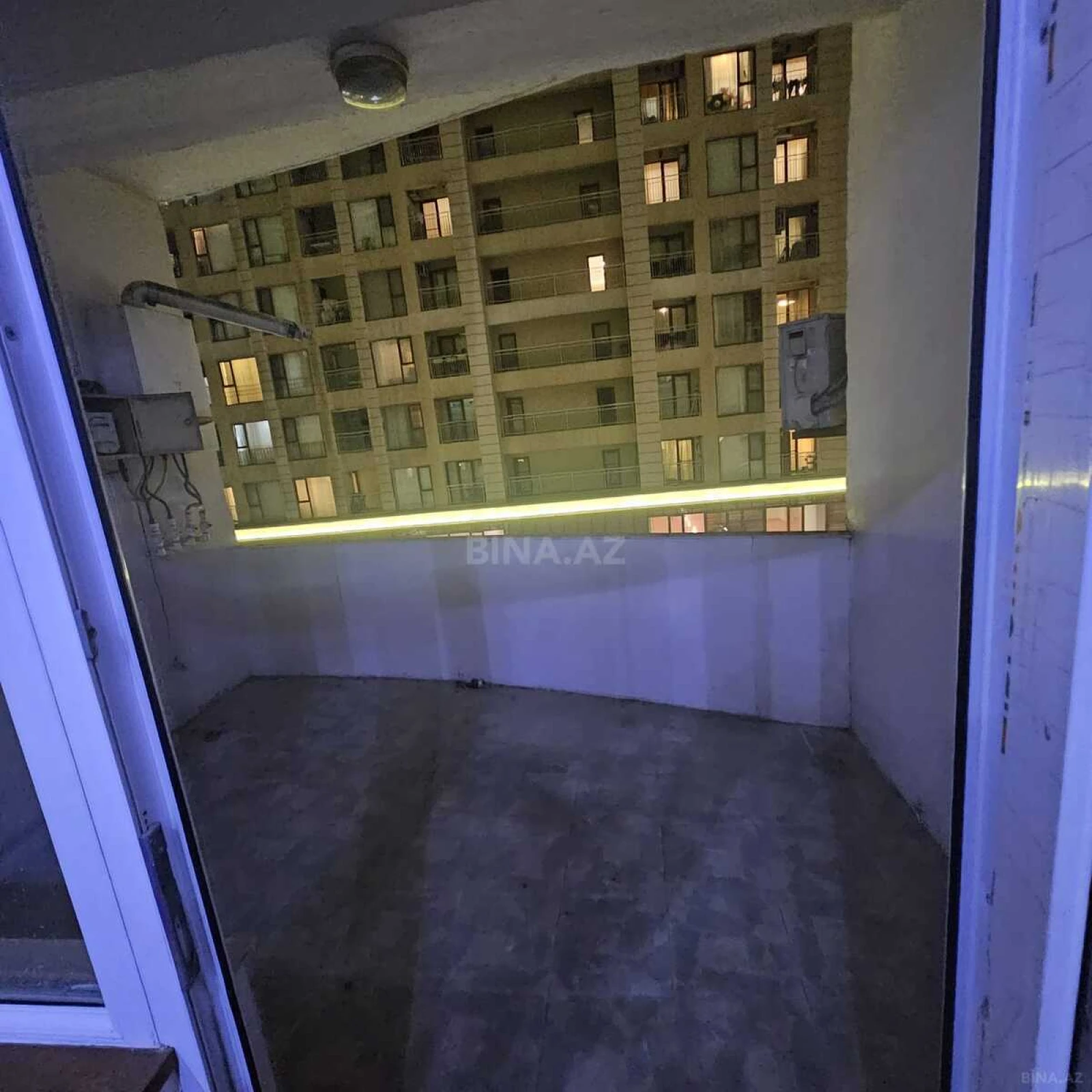 Kirayə verilir 3 otaqlı mənzil 190 m²