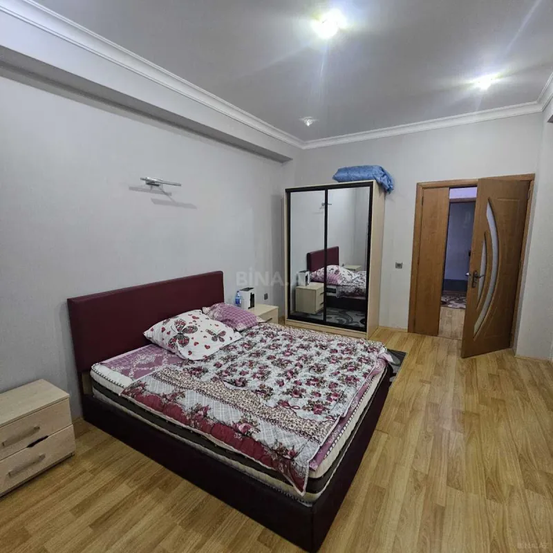Kirayə verilir 3 otaqlı mənzil 190 m²