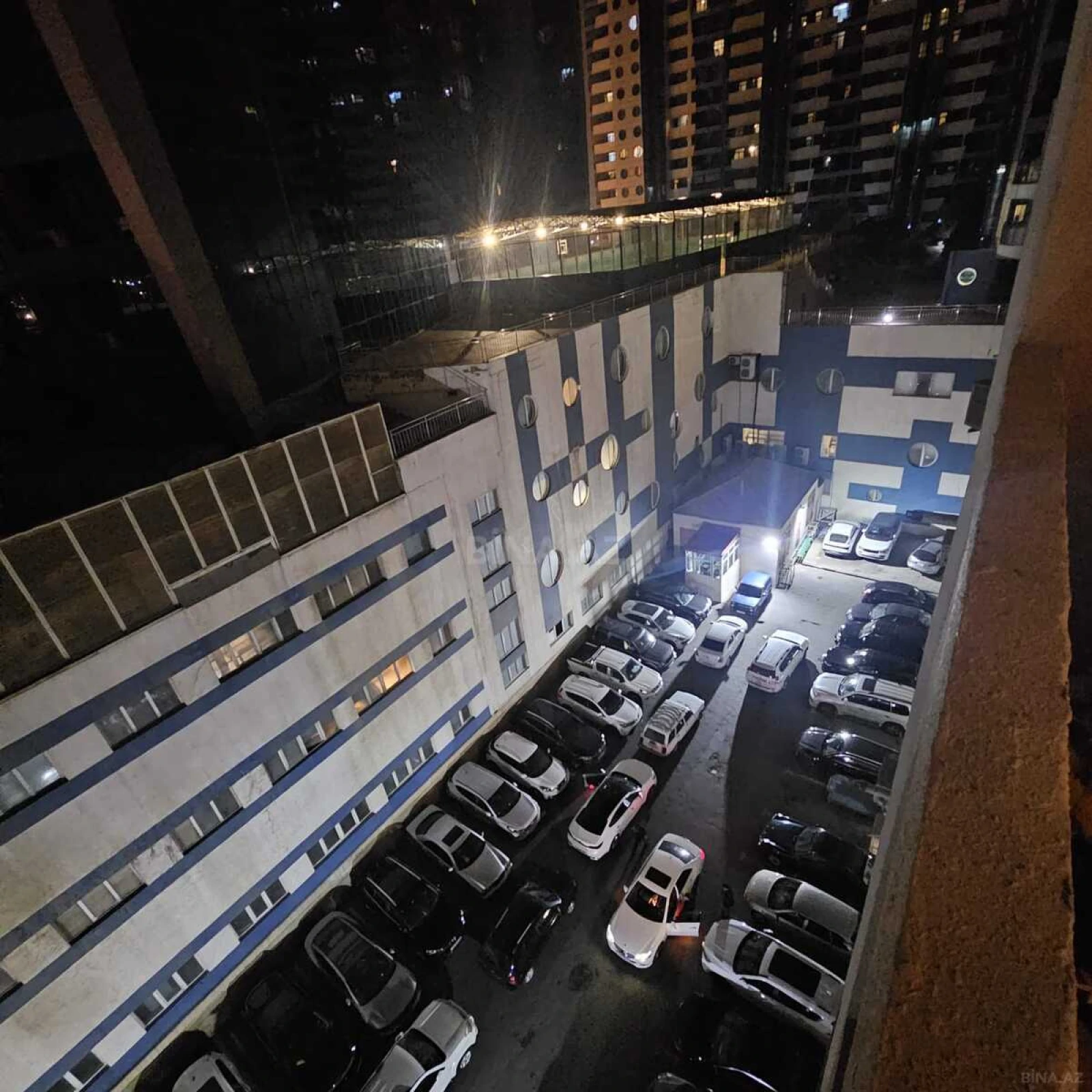 Kirayə verilir 3 otaqlı mənzil 190 m²