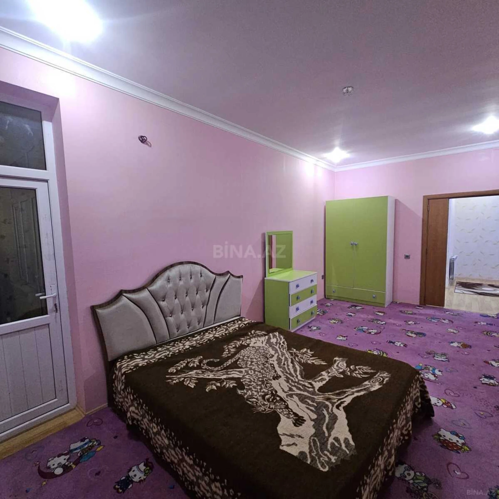 Kirayə verilir 3 otaqlı mənzil 190 m²