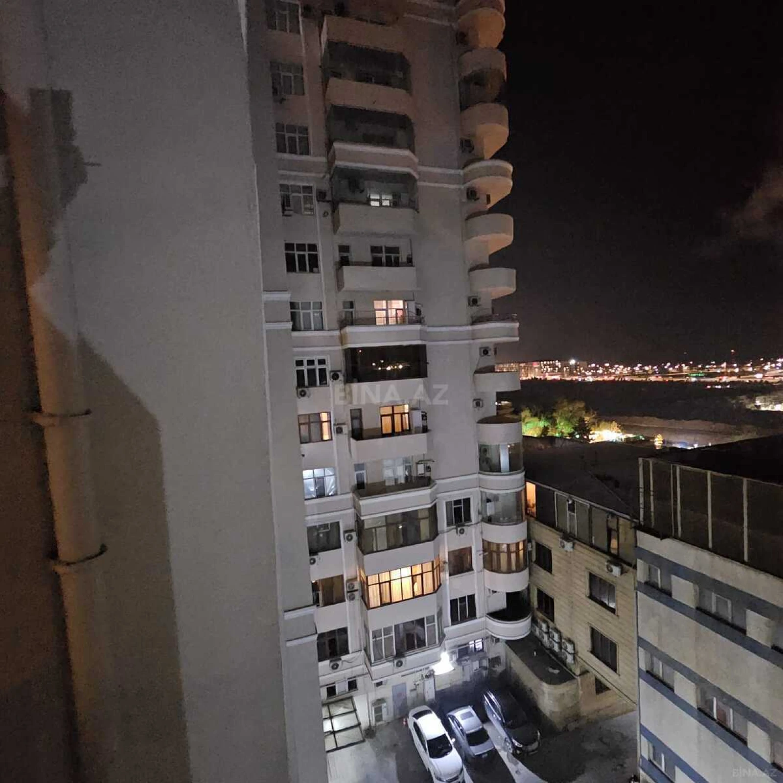 Kirayə verilir 3 otaqlı mənzil 190 m²
