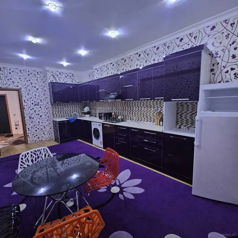 Kirayə verilir 3 otaqlı mənzil 190 m²