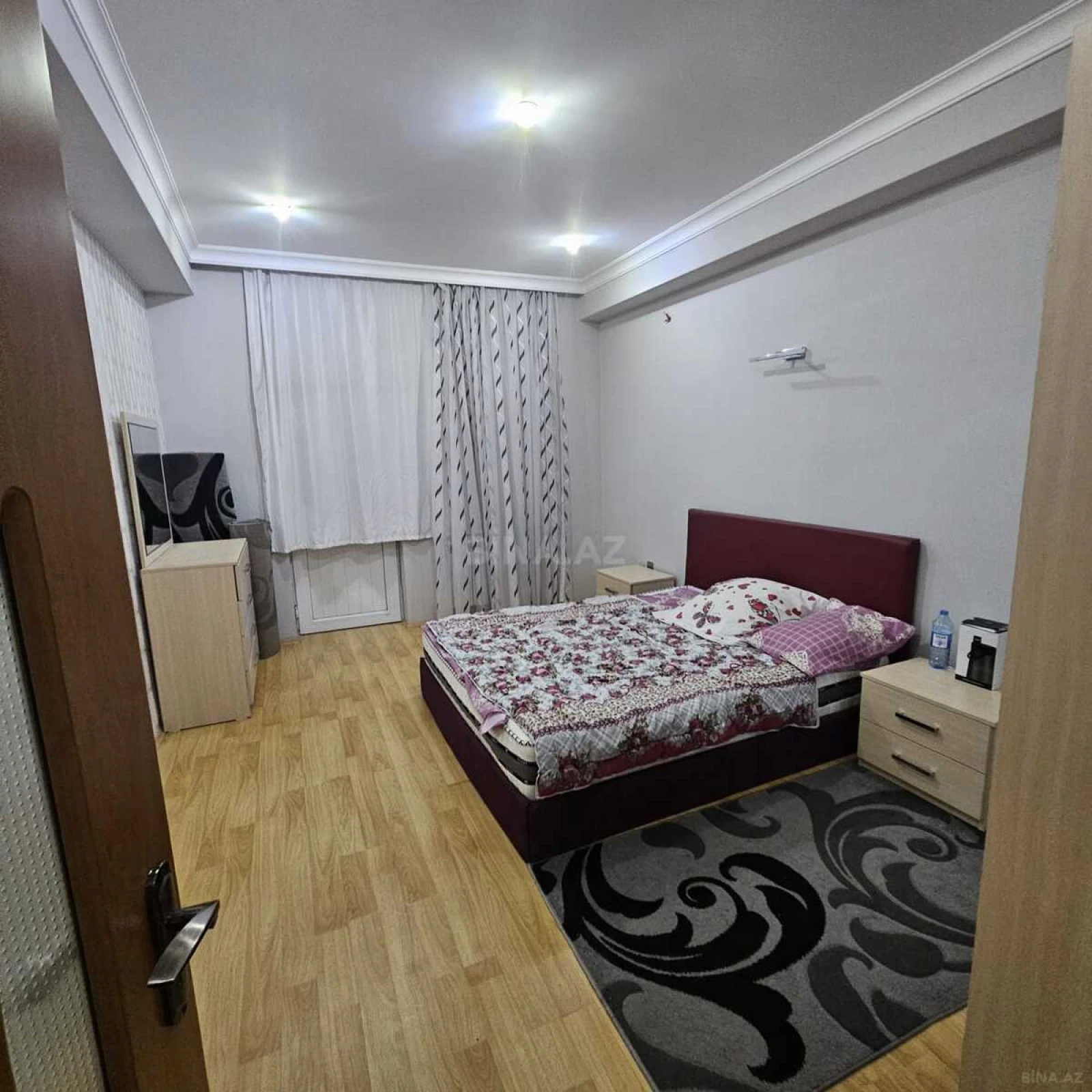 Kirayə verilir 3 otaqlı mənzil 190 m²