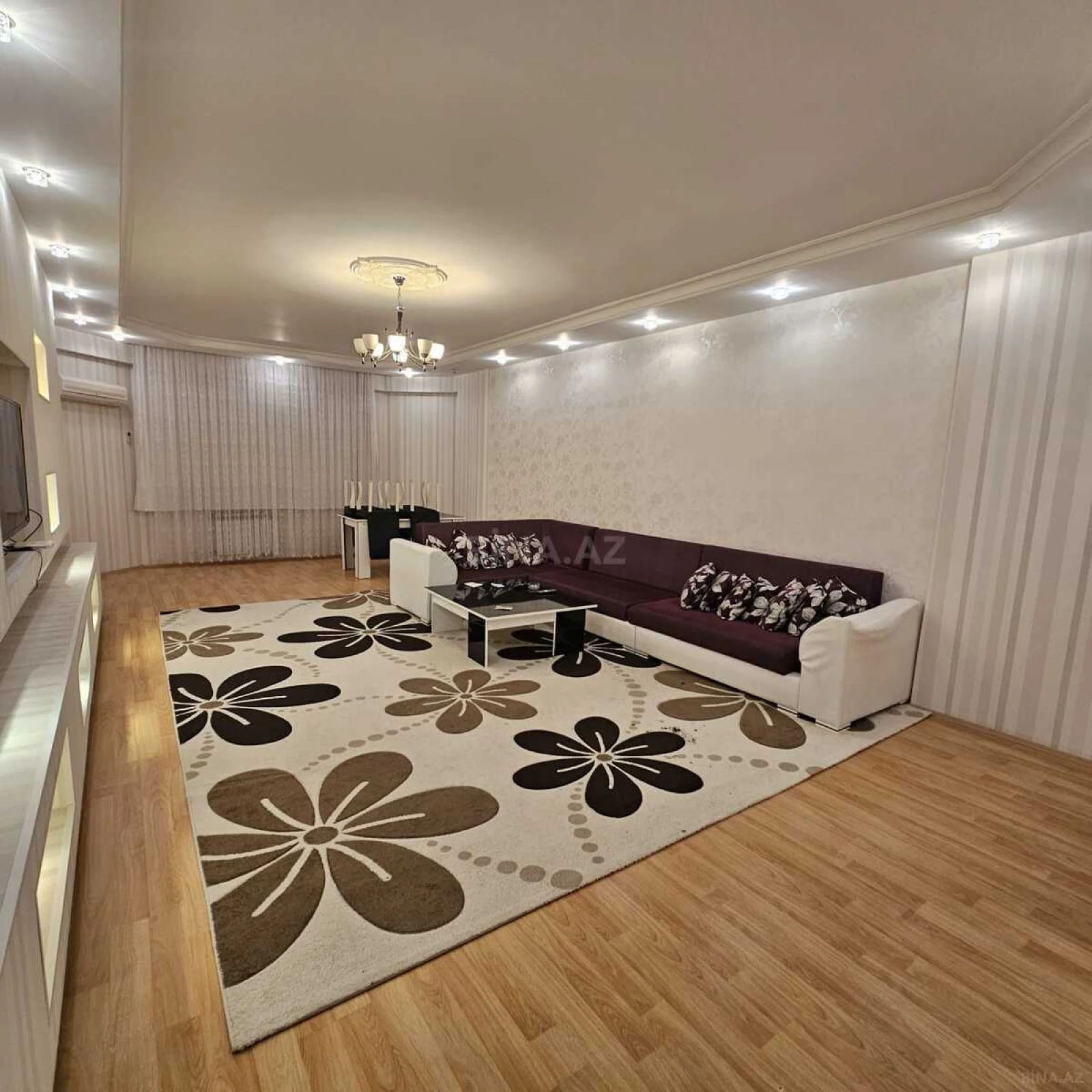 Kirayə verilir 3 otaqlı mənzil 190 m²