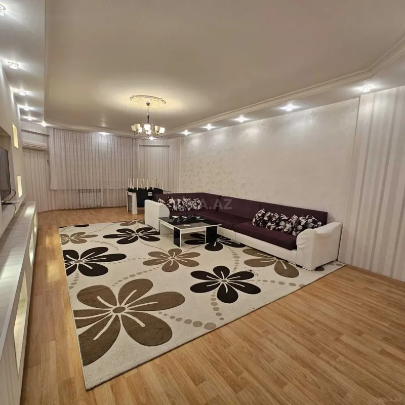 Kirayə verilir 3 otaqlı mənzil 190 m²