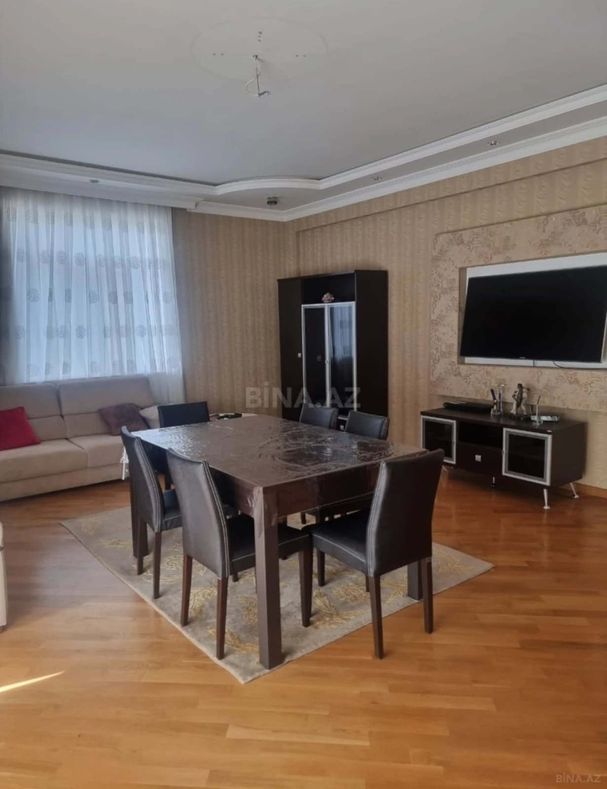Satılır 4 otaqlı mənzil 179 m²