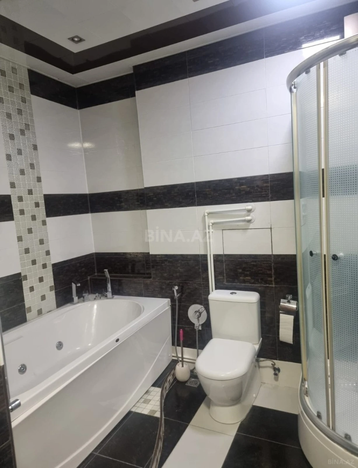 Satılır 4 otaqlı mənzil 179 m²