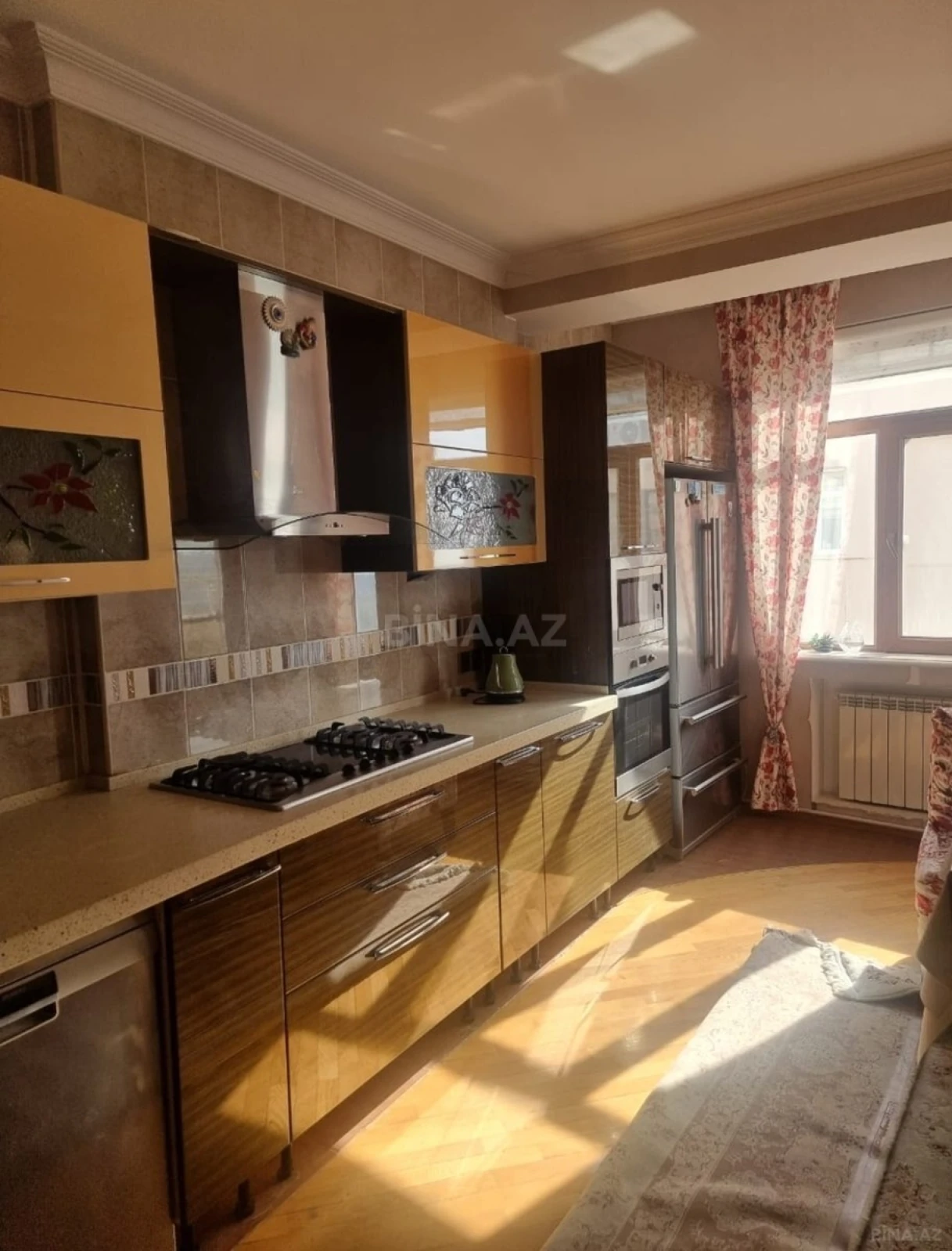 Satılır 4 otaqlı mənzil 179 m²