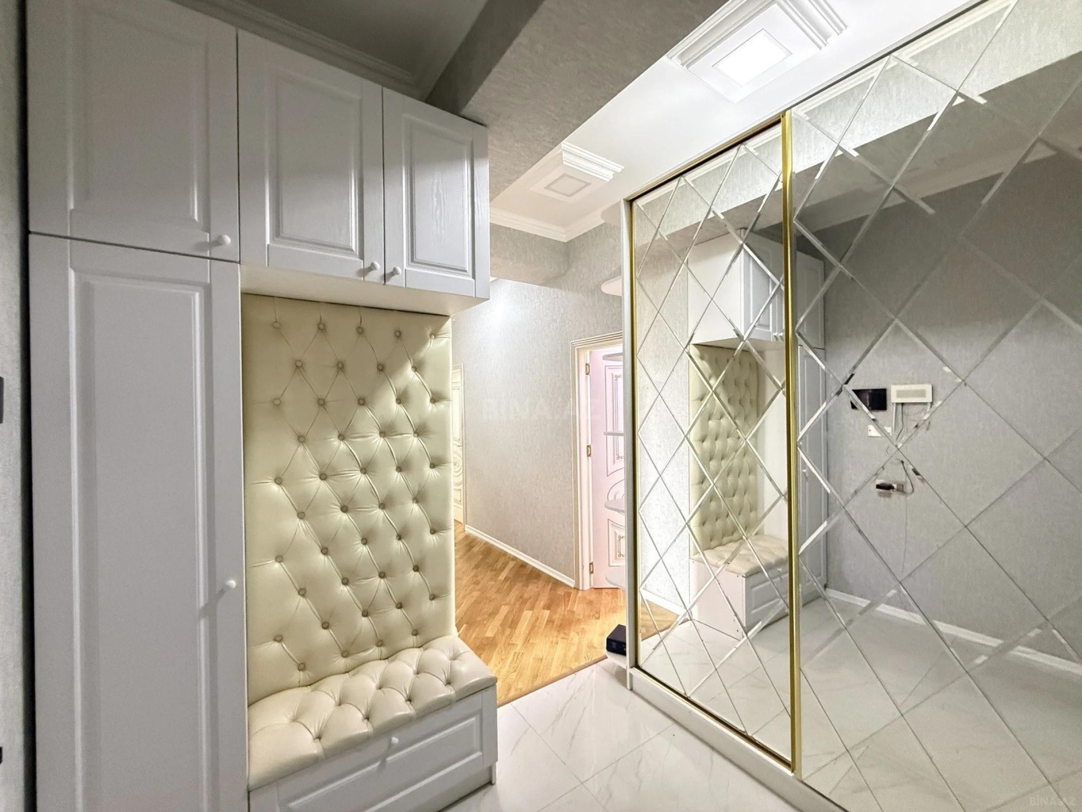 Kirayə verilir 2 otaqlı mənzil 69 m²