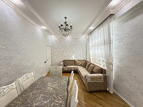 Kirayə verilir 2 otaqlı mənzil 69 m²