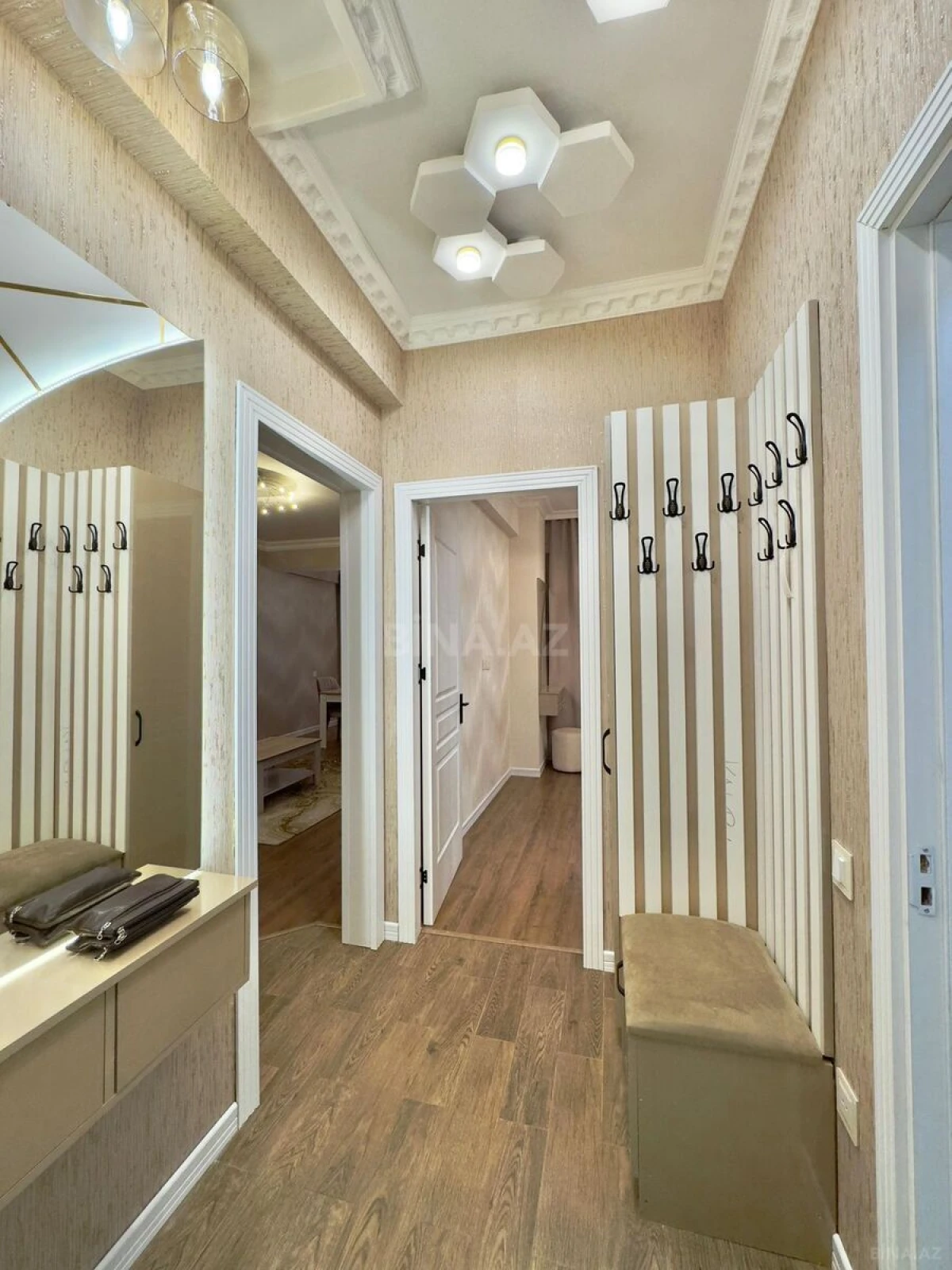 Kirayə verilir 2 otaqlı mənzil 70 m²