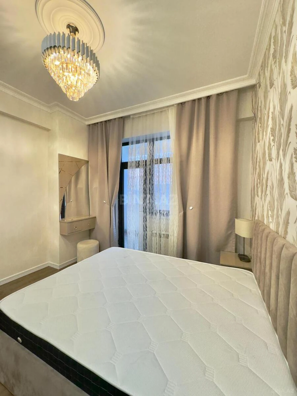Kirayə verilir 2 otaqlı mənzil 70 m²