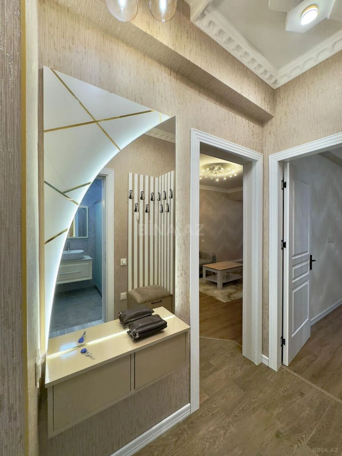 Kirayə verilir 2 otaqlı mənzil 70 m²