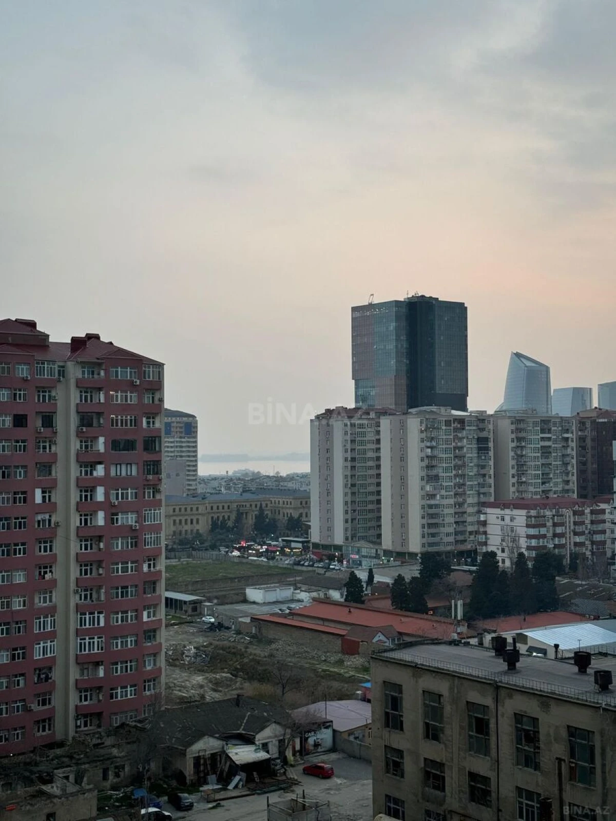 Kirayə verilir 2 otaqlı mənzil 70 m²