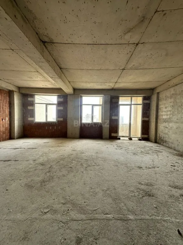 Satılır 3 otaqlı mənzil 115 m²