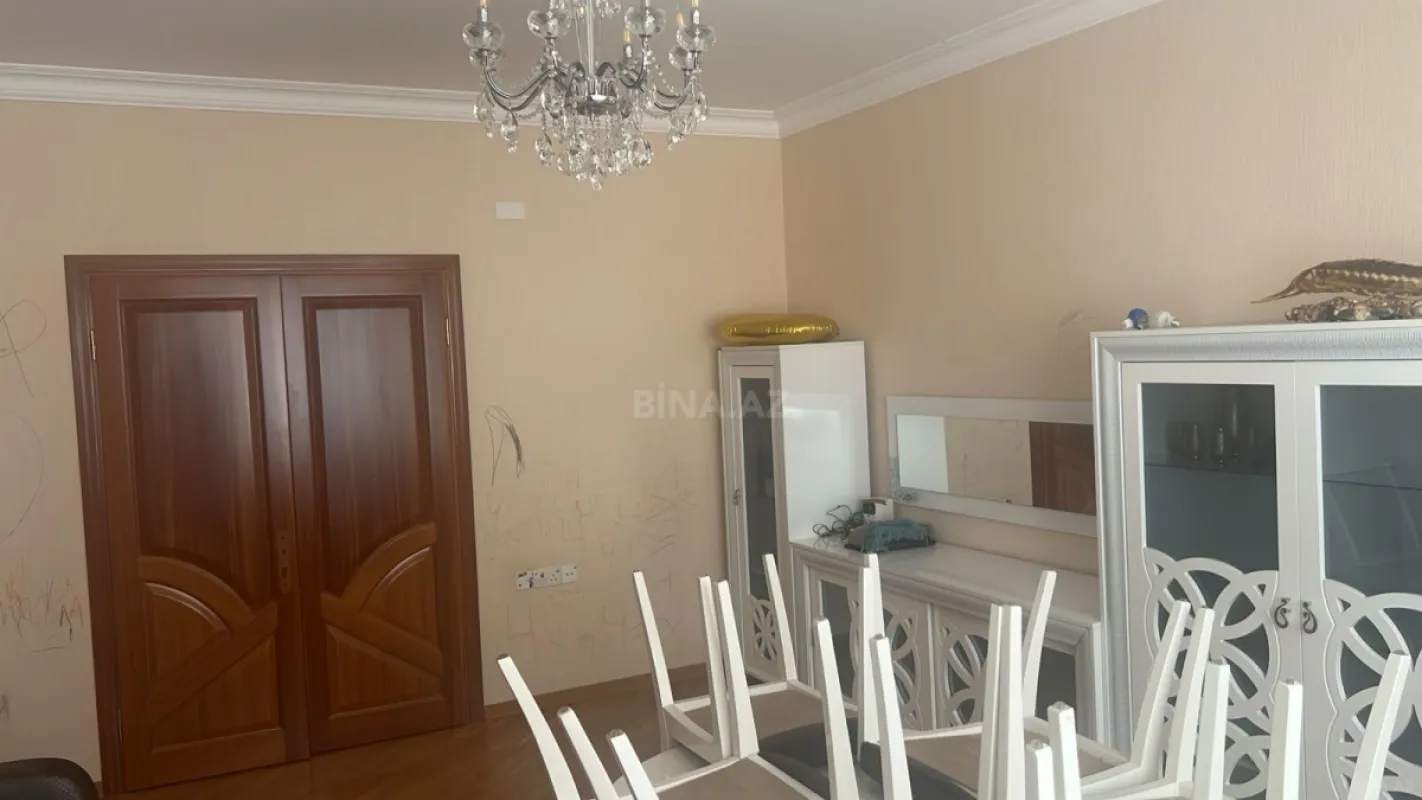 Satılır 4 otaqlı mənzil 124 m²