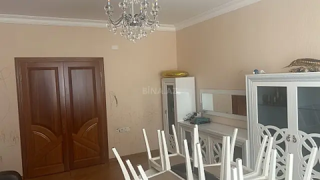 Satılır 4 otaqlı mənzil 124 m²