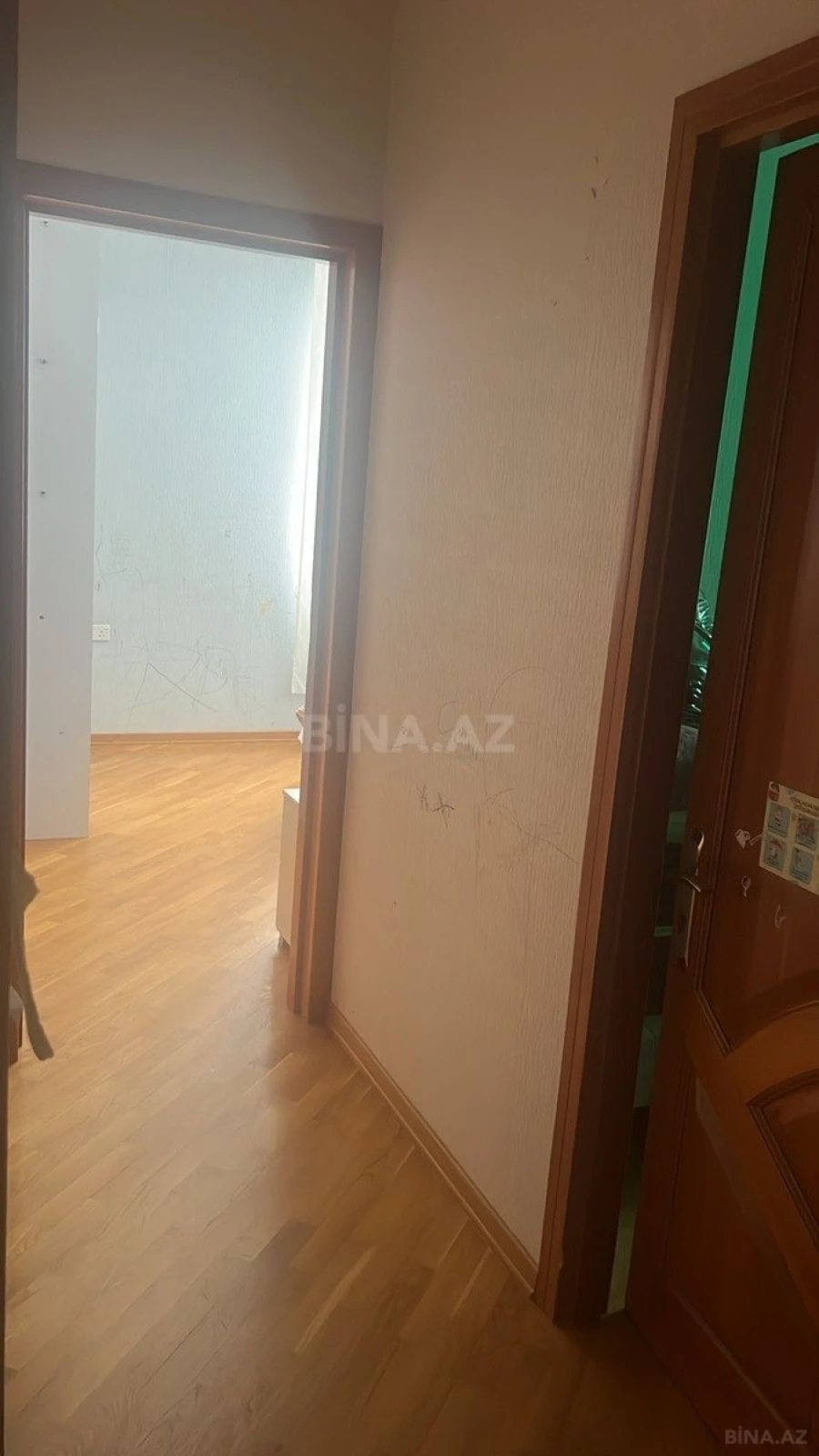 Satılır 4 otaqlı mənzil 124 m²