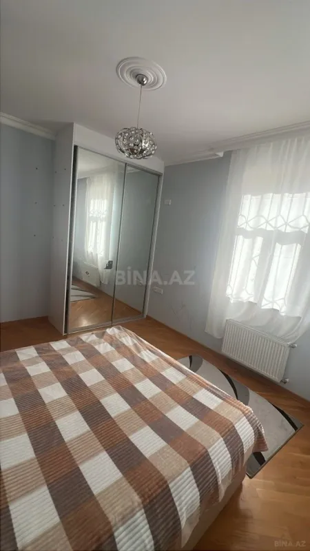 Satılır 4 otaqlı mənzil 124 m²