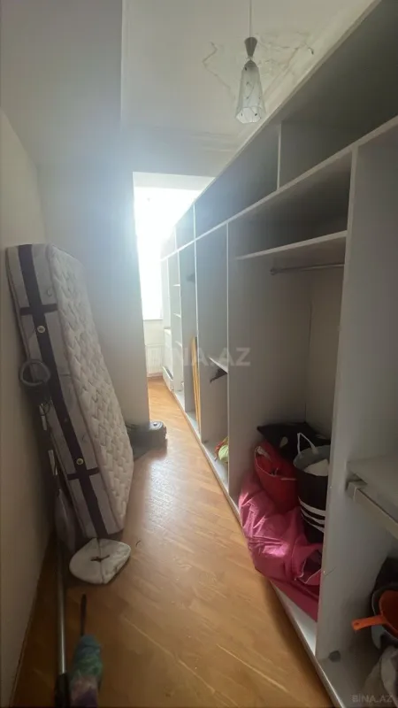 Satılır 4 otaqlı mənzil 124 m²