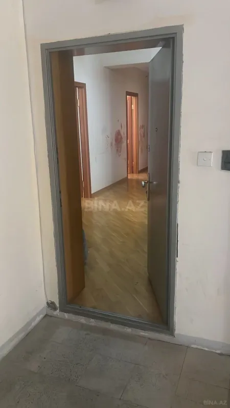 Satılır 4 otaqlı mənzil 124 m²